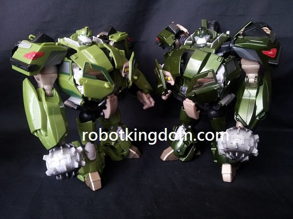 Takara Hasbro Transformers Prime Comparison  (6 of 11)